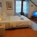 Cronin's Panzió 4*