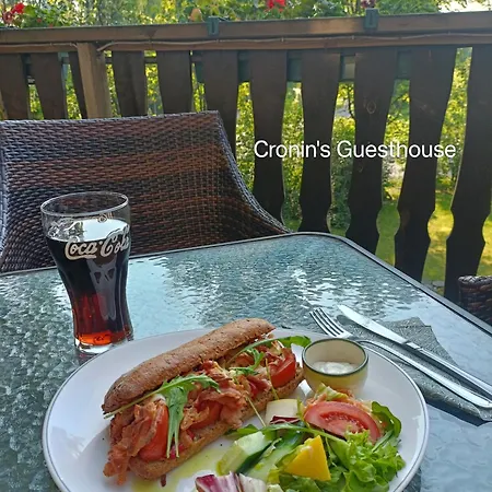 ベッド・アンド・ブレックファスト Cronin's 4*