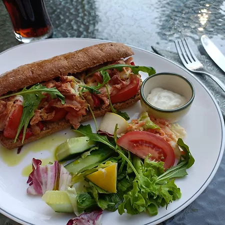 Cronin's 住宿加早餐酒店 黑诺拉