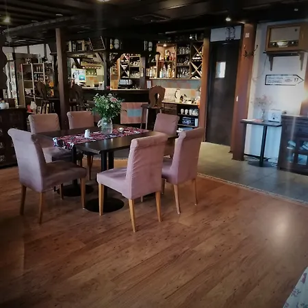 Cronin's 4*