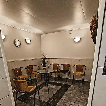 Cronin's Отель типа 