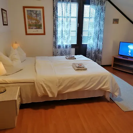 Cronin's Отель типа 