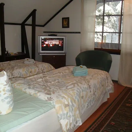 Cronin's 4*